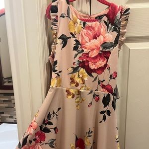 Floral kid’s dress - perfect pink with beautiful details.